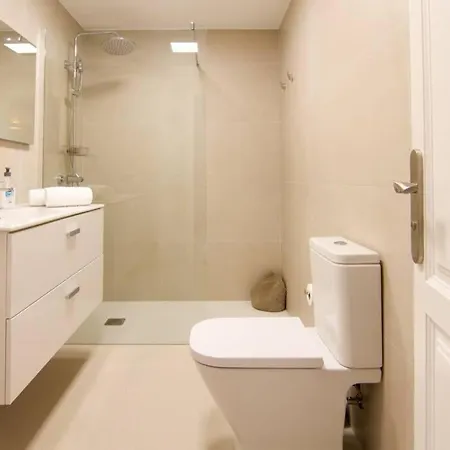Recien Renovado A 2 Min De La Playa Apartment *